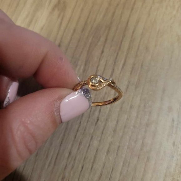 Zales  1/10 CT. T.W. Diamond Ring in 10K Rose Gold - Picture 4 of 6